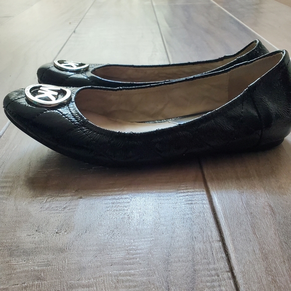 Michael Kors Flats - Picture 3 of 6